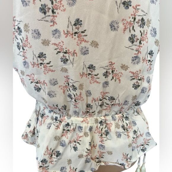 ASTR The Label Women’s Blouse Size Medium White Floral Side Tassel Top Spring - Picture 8 of 12